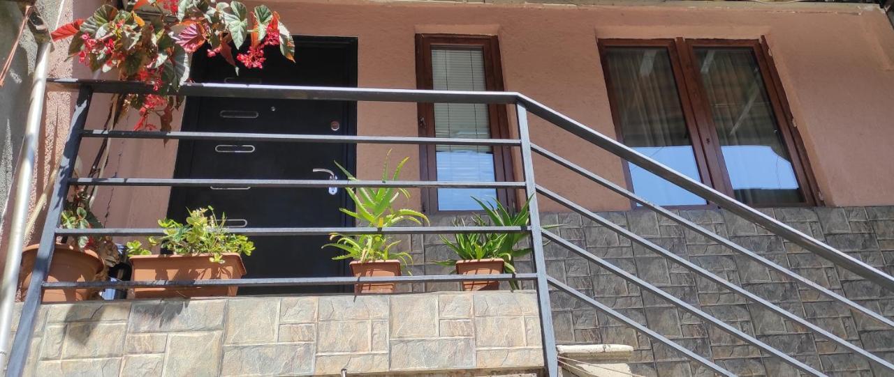Family Apartament Tbilisi Exterior photo