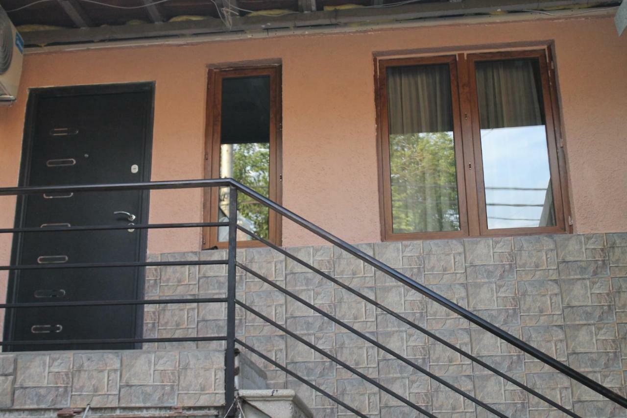 Family Apartament Tbilisi Exterior photo